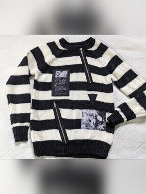 FIVE CM 5cm Black & White Stripe Goth Small Unisex See Measurements Zip Patch